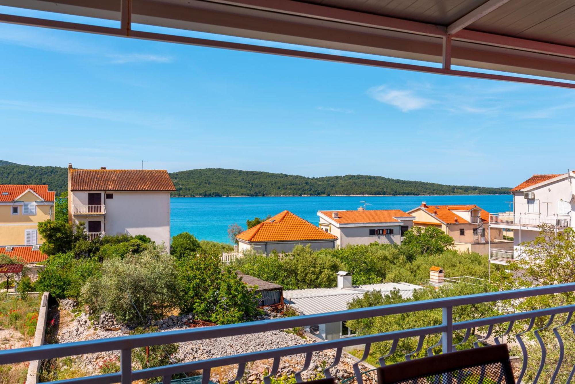 Danica Luxury Seaside Apartment シベニク エクステリア 写真