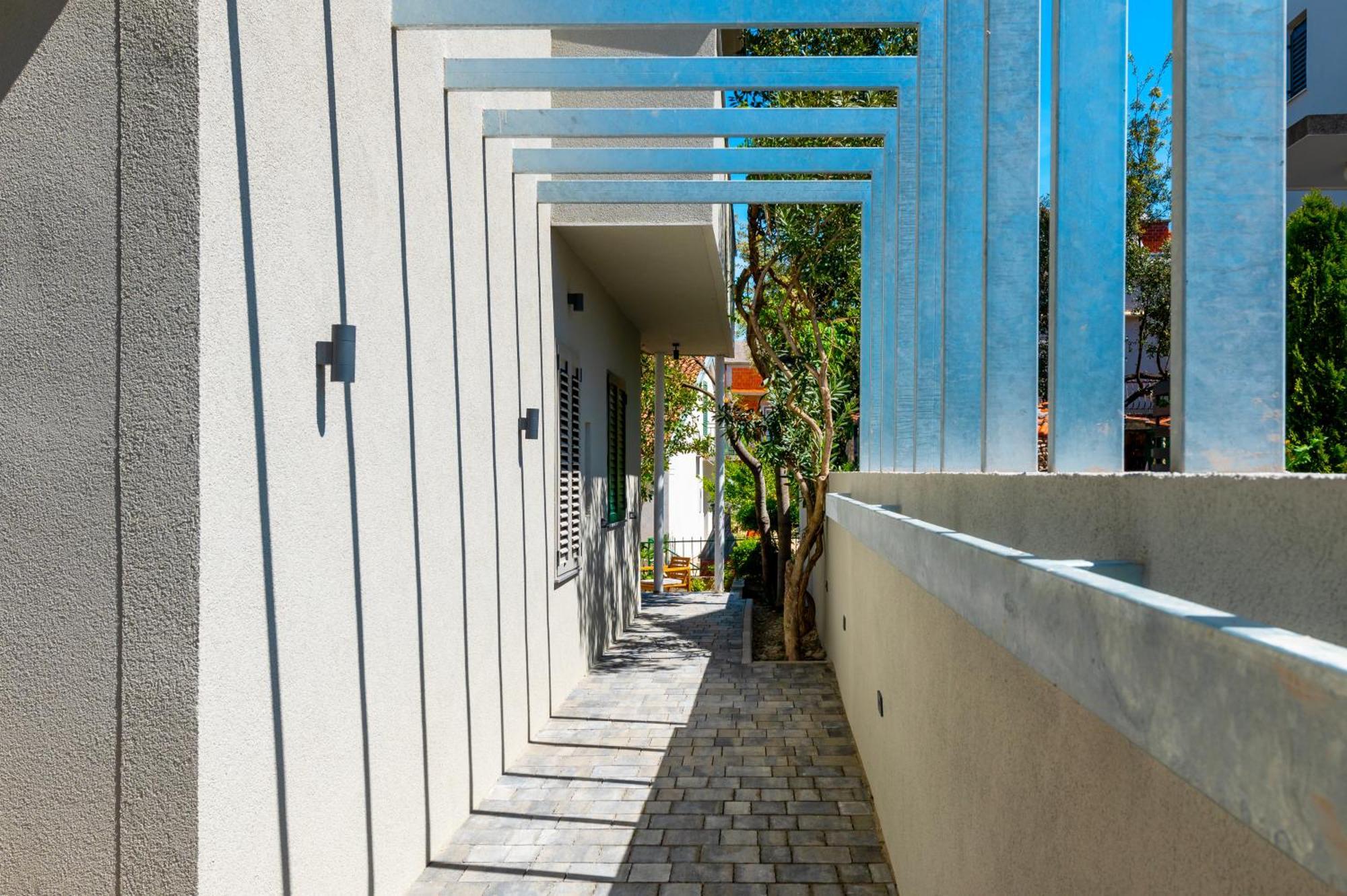 Danica Luxury Seaside Apartment シベニク エクステリア 写真
