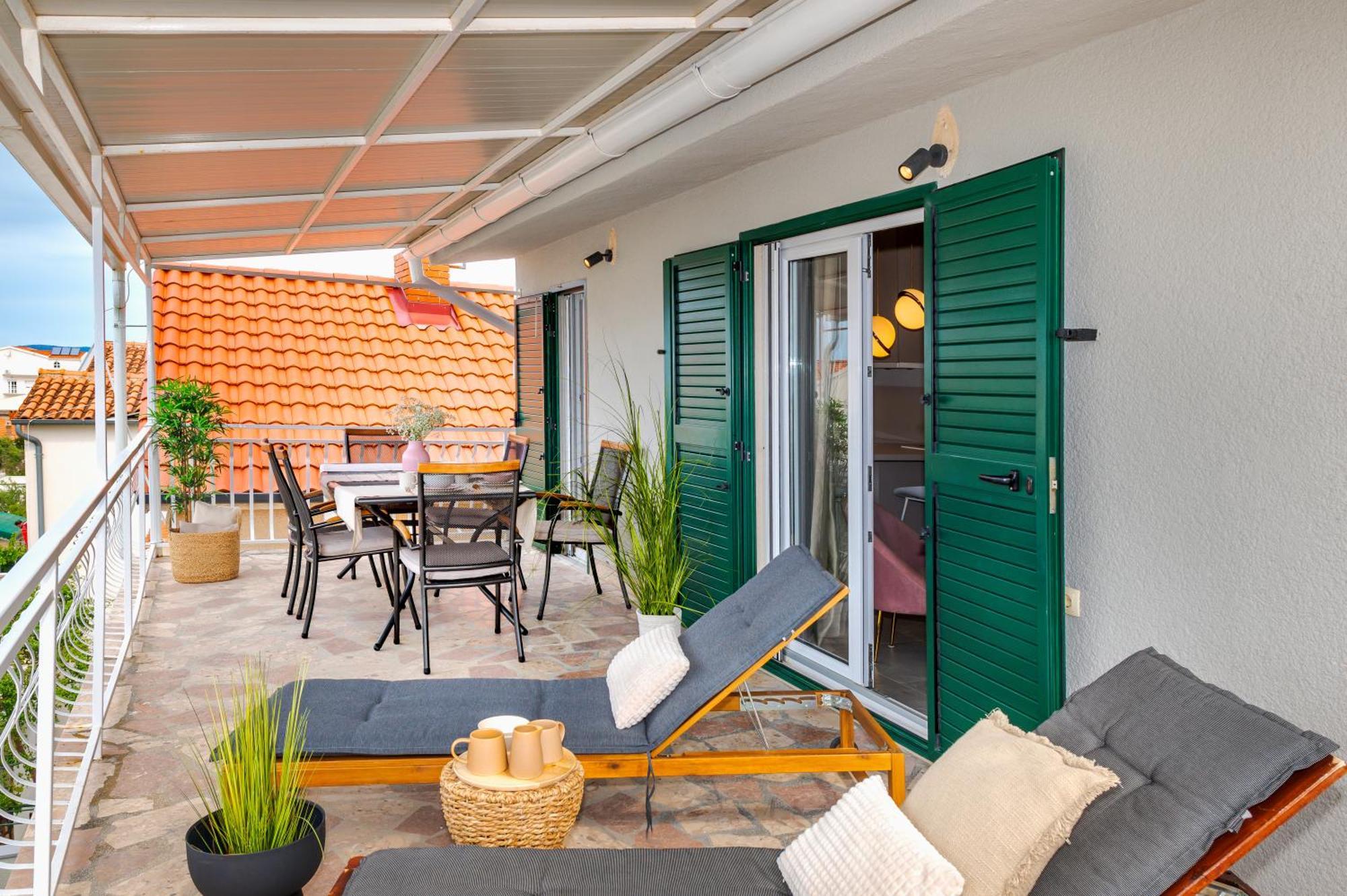 Danica Luxury Seaside Apartment シベニク エクステリア 写真